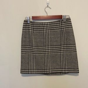 Houndstooth black and white mini skirt